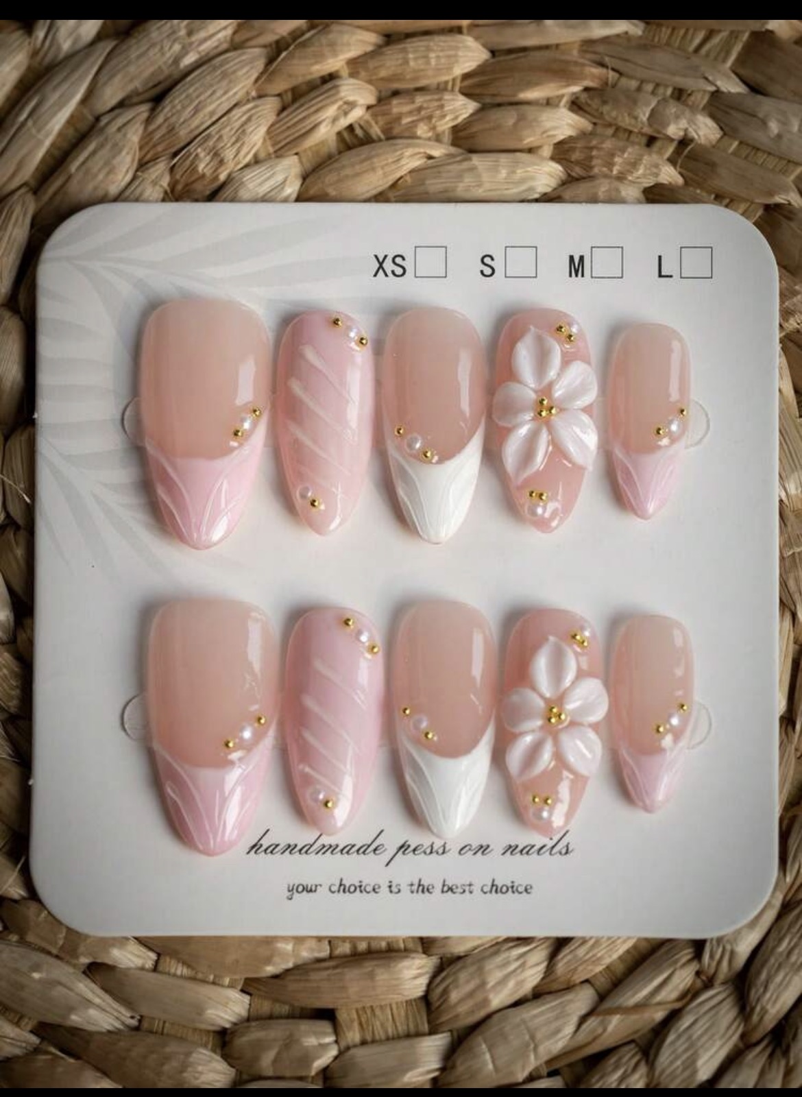 Nail Art Flower - 10 Pieces of Almond-Shaped Handmade Nails